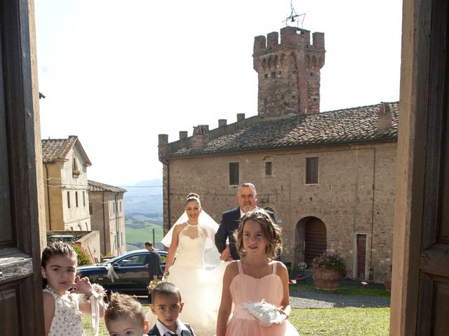 Il matrimonio di Antonio e Ilaria a Cecina, Livorno 23