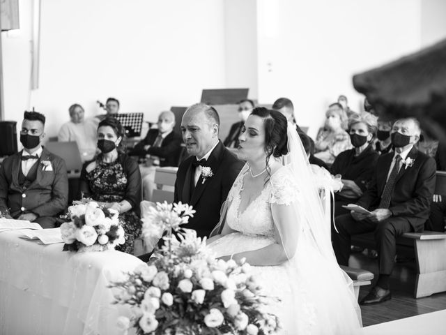 Il matrimonio di Simona e Massimo a Alba Adriatica, Teramo 20