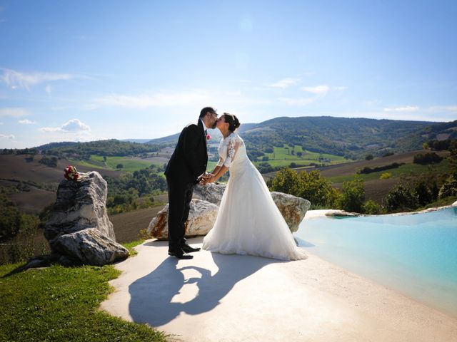 Il matrimonio di Michele e Samantha a Serrungarina, Pesaro - Urbino 15