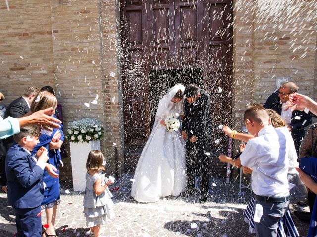 Il matrimonio di Simone e Giulia a Porto San Giorgio, Fermo 25