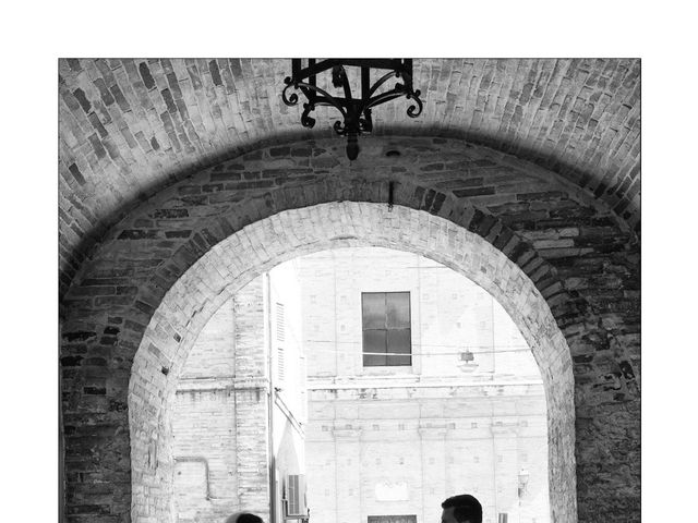Il matrimonio di Simone e Giulia a Porto San Giorgio, Fermo 27