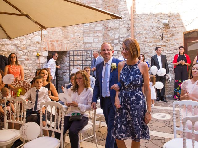Il matrimonio di Fernando e Fabiana a Corciano, Perugia 28