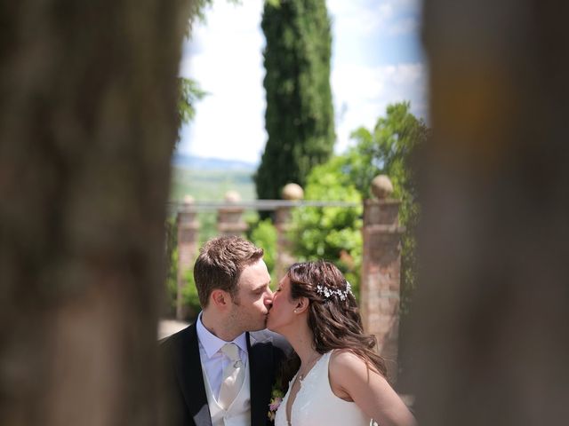 Il matrimonio di Luca e Marinella a Lajatico, Pisa 4