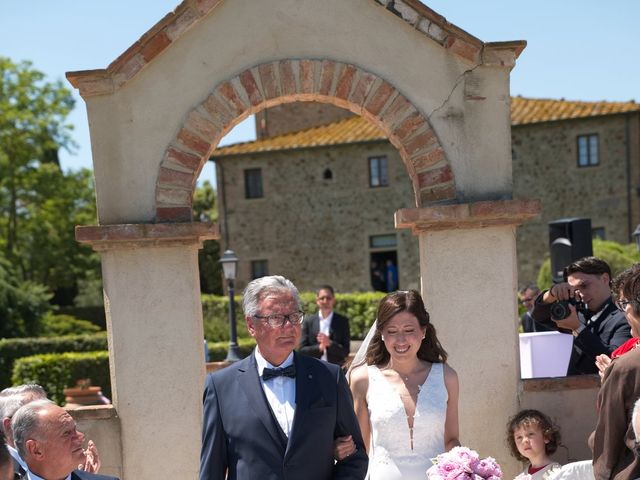 Il matrimonio di Luca e Marinella a Lajatico, Pisa 35