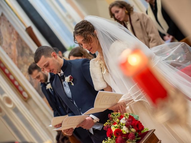Il matrimonio di Claudio e Elena a Almenno San Bartolomeo, Bergamo 32
