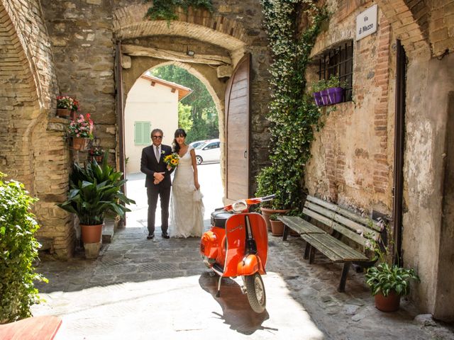 Il matrimonio di Enrico e Pamela a Bevagna, Perugia 22