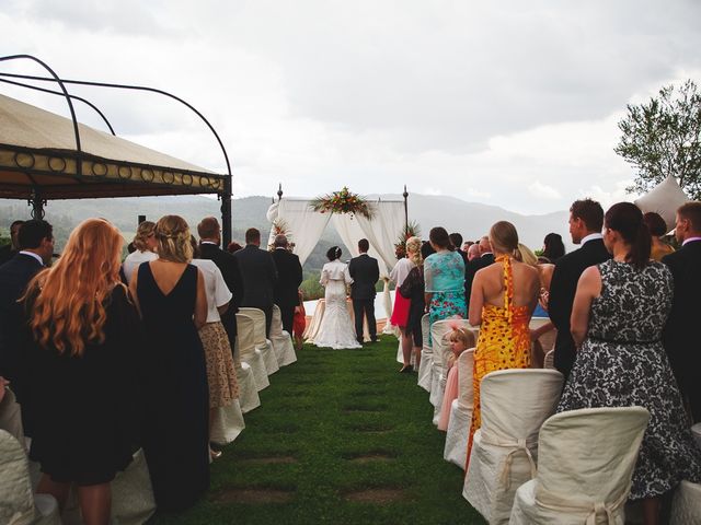 Il matrimonio di Jani e Tina a Bibbiena, Arezzo 28