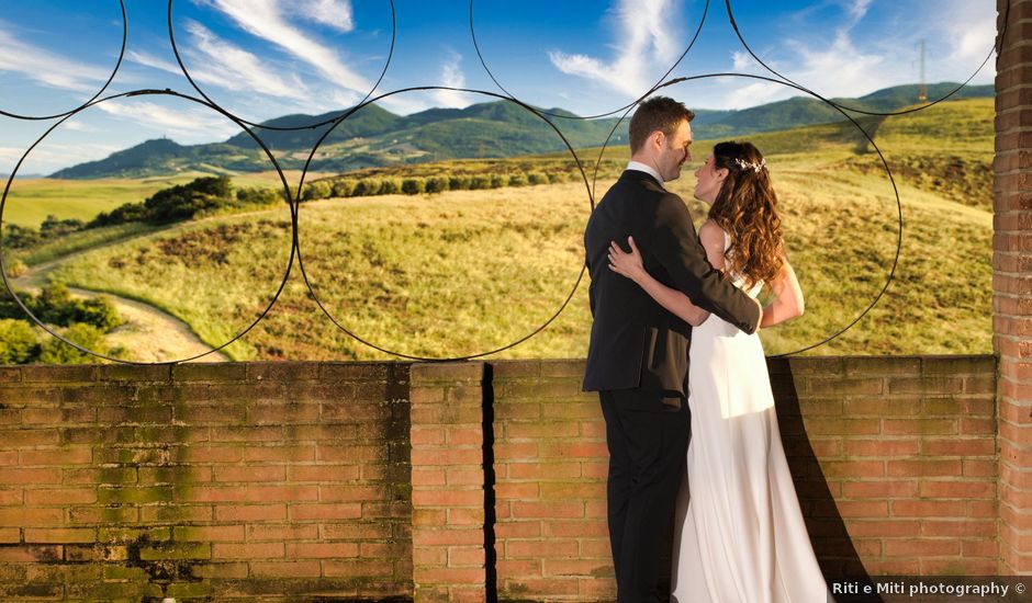 Il matrimonio di Luca e Marinella a Lajatico, Pisa