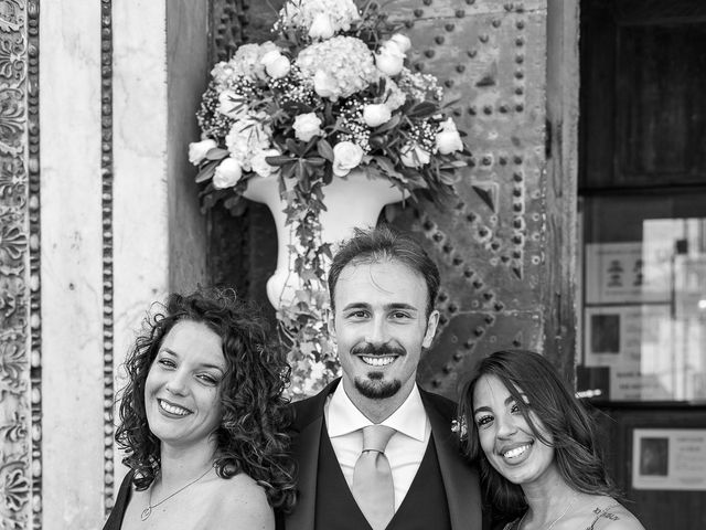 Il matrimonio di Ilaria e Ugo a Napoli, Napoli 31