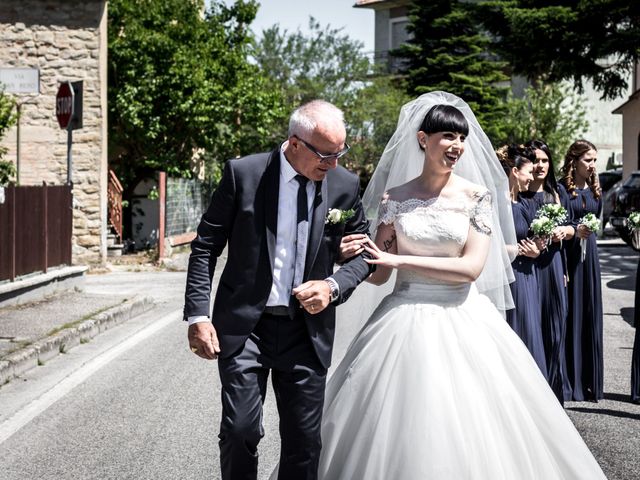 Il matrimonio di Alessio e Chiara a Rosora, Ancona 11