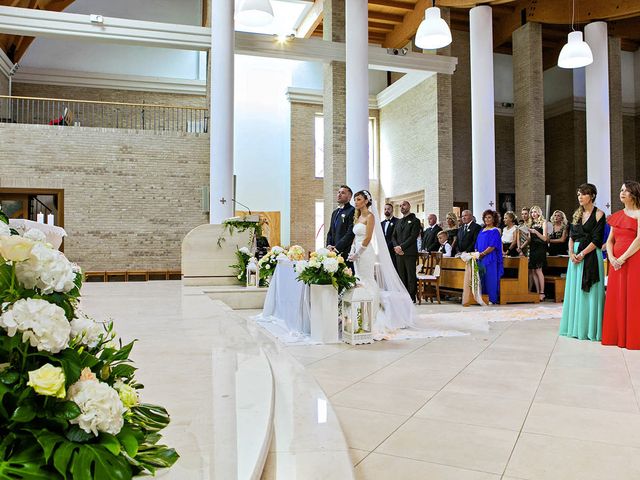 Il matrimonio di Daniele e Silvia a Grottammare, Ascoli Piceno 25