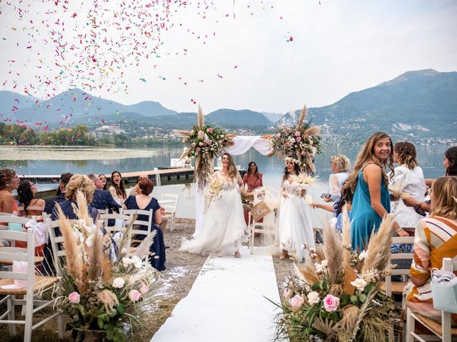 Il matrimonio di Silvia e Cristina a Merone, Como 37