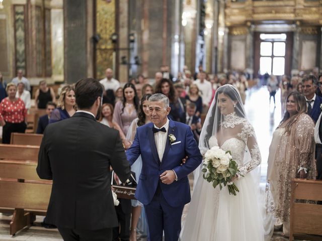 Il matrimonio di Carmen e Niccolò a Pompei, Napoli 35