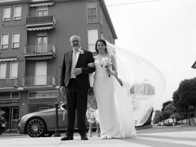 Il matrimonio di Marco e Elena a Bernareggio, Monza e Brianza 13