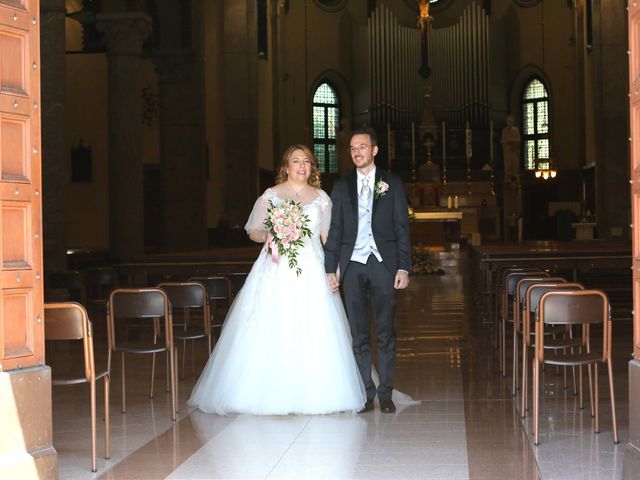 Il matrimonio di Massimiliano e Viviana a Varedo, Monza e Brianza 18