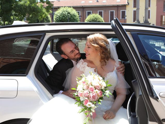 Il matrimonio di Massimiliano e Viviana a Varedo, Monza e Brianza 22