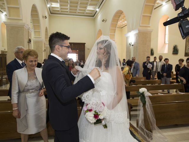 Il matrimonio di Francesco e Michela a Casoli, Chieti 12