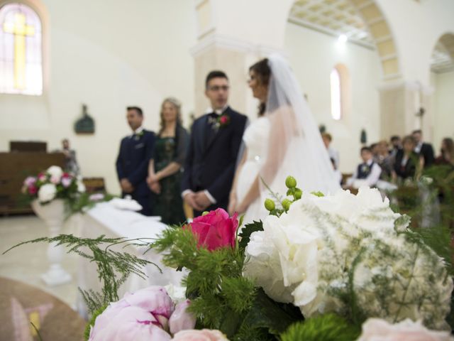Il matrimonio di Francesco e Michela a Casoli, Chieti 14