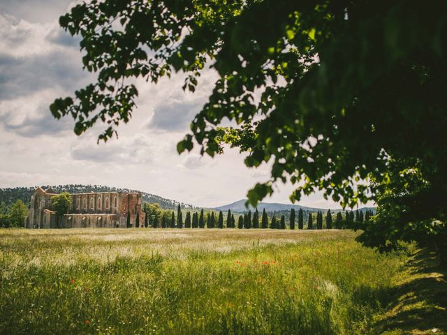 Il matrimonio di Gareth e Martina a Chiusdino, Siena 25