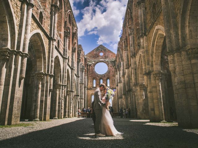 Il matrimonio di Gareth e Martina a Chiusdino, Siena 40