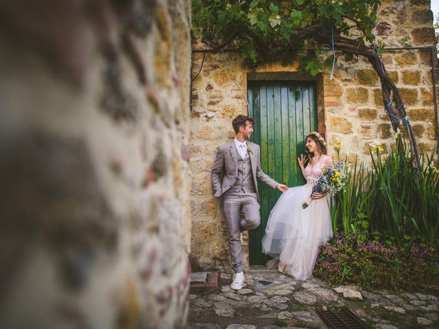 Il matrimonio di Gareth e Martina a Chiusdino, Siena 56