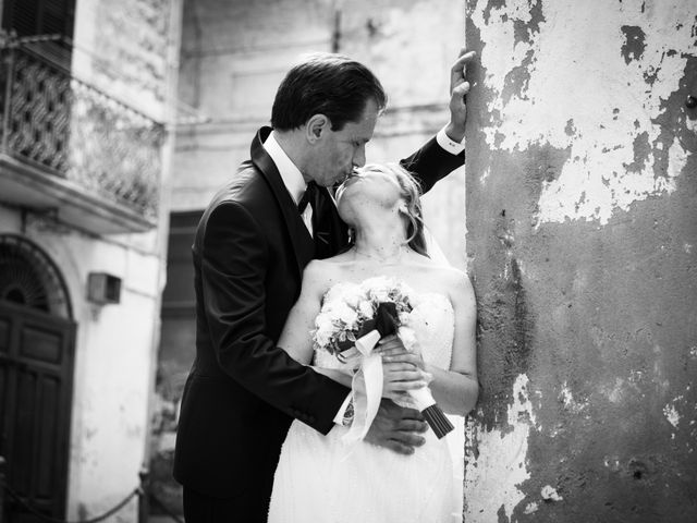 Il matrimonio di Emily e Vincenzo a Foggia, Foggia 10