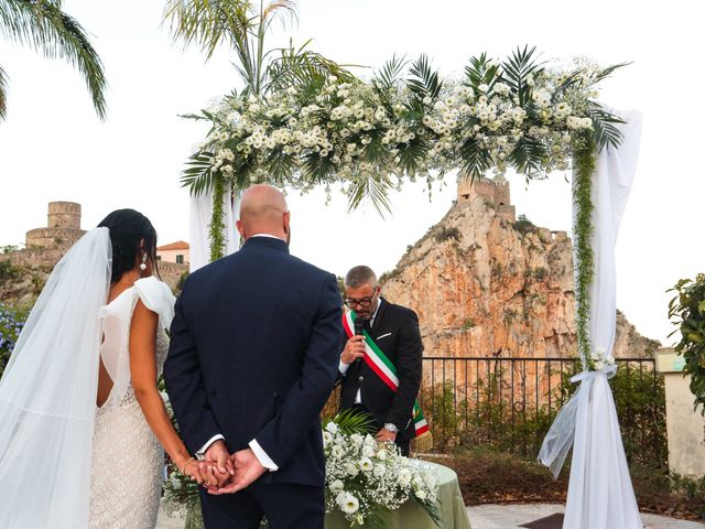 Il matrimonio di Katiuscia e Salvatore a Sant&apos;Alessio Siculo, Messina 4