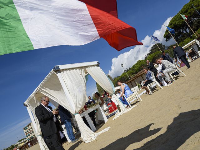 Il matrimonio di Marco e Mary a Follonica, Grosseto 32