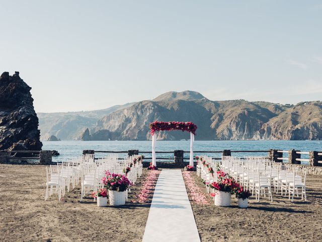 Il matrimonio di Manuela e Giuseppe a Isla Vulcano, Messina 4