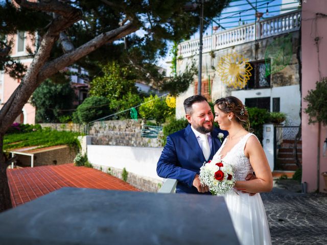 Il matrimonio di Chiara e Mario a Vico Equense, Napoli 22