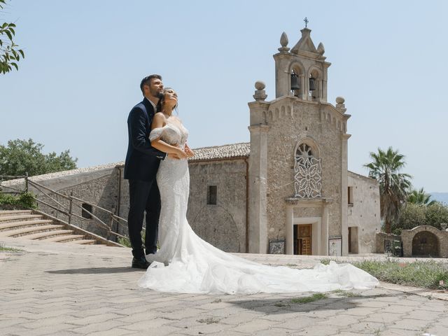 Il matrimonio di Pietro e Carolina a Belvedere di Spinello, Crotone 23