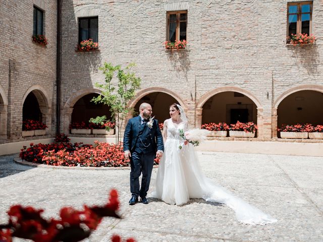 Il matrimonio di Leonardo e Jamira a Città Sant&apos;Angelo, Pescara 123