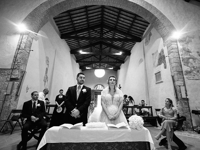 Il matrimonio di Stefano e Letizia a Monteriggioni, Siena 19