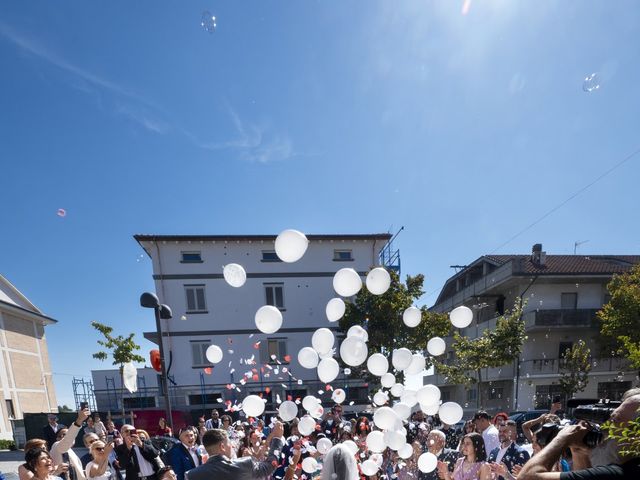 Il matrimonio di Daniele e Alessia a Ancarano, Teramo 18