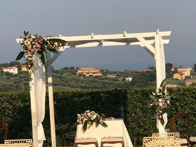 Il matrimonio di Mirco e Laura a Mosciano Sant'Angelo, Teramo 5