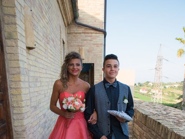Il matrimonio di Mirco e Laura a Mosciano Sant'Angelo, Teramo 17