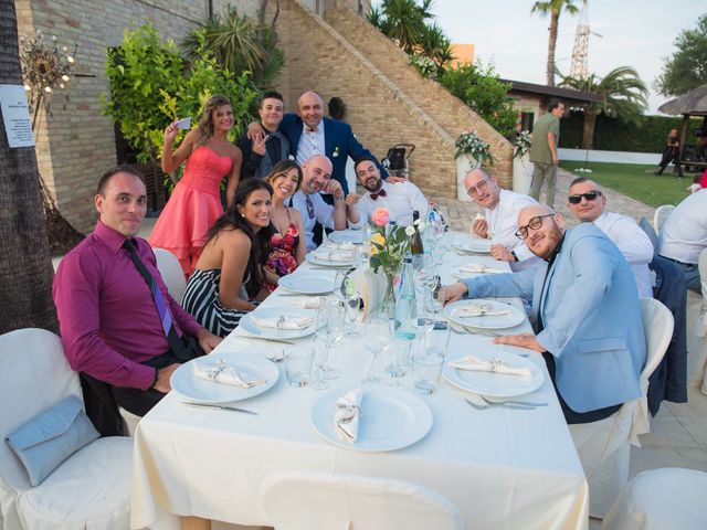 Il matrimonio di Mirco e Laura a Mosciano Sant'Angelo, Teramo 14