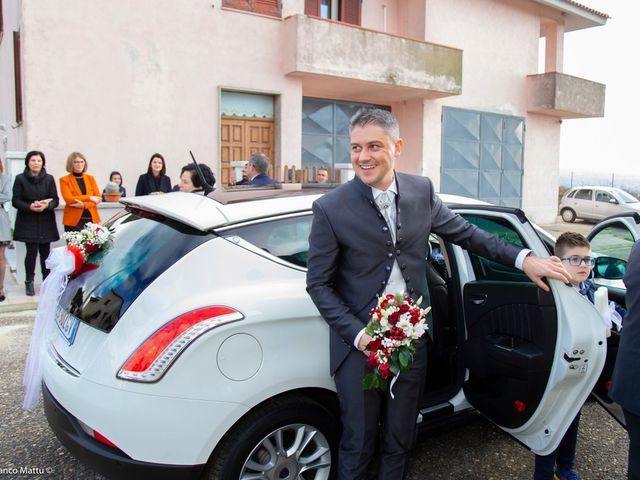 Il matrimonio di Luca e Angela a Bono, Sassari 30