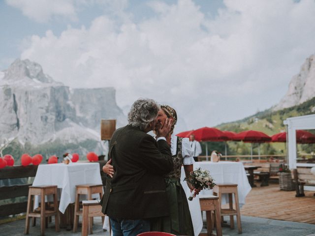 Il matrimonio di Ermanno e Roberta a Corvara in Badia- Corvara, Bolzano 39