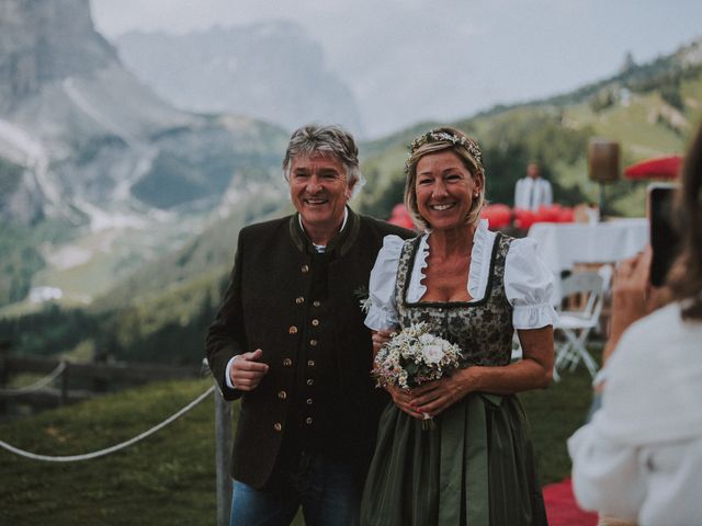 Il matrimonio di Ermanno e Roberta a Corvara in Badia- Corvara, Bolzano 41