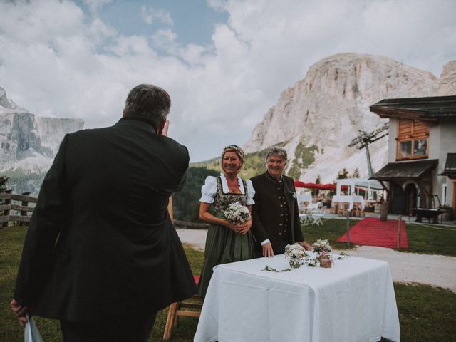Il matrimonio di Ermanno e Roberta a Corvara in Badia- Corvara, Bolzano 53