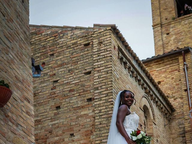 Il matrimonio di Fabio e Julie a Fermo, Fermo 15