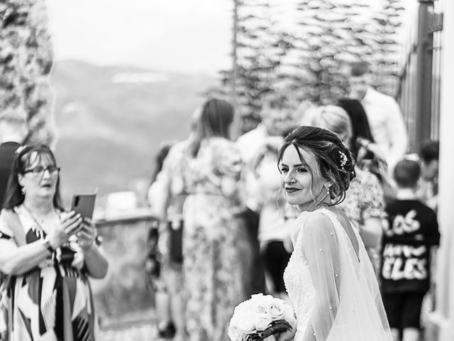 Il matrimonio di Kelley e Roberto a Montevecchia, Lecco 15