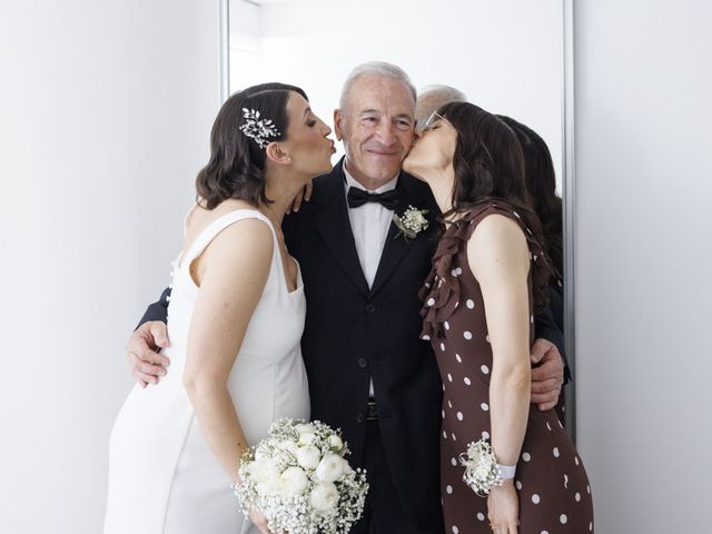 Il matrimonio di Wayan e Chiara a Montenero di Bisaccia, Campobasso 16
