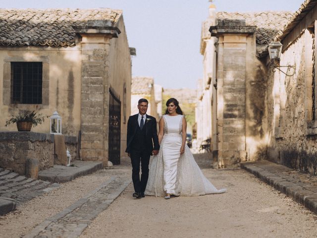 Il matrimonio di Nicholas e Gulia a Chiaramonte Gulfi, Ragusa 24