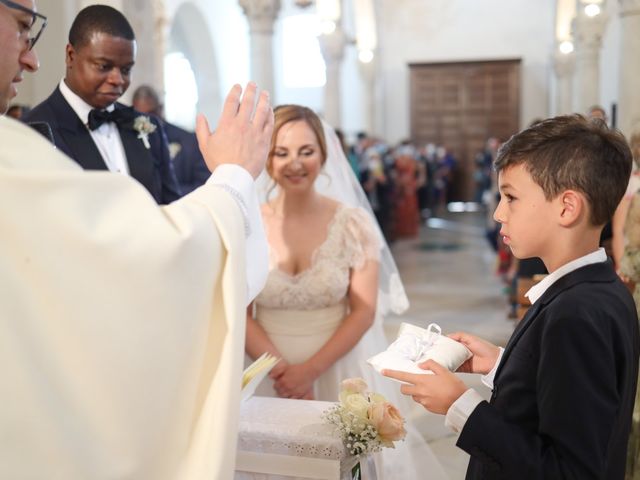 Il matrimonio di Basil e Maura a Cisternino, Brindisi 40