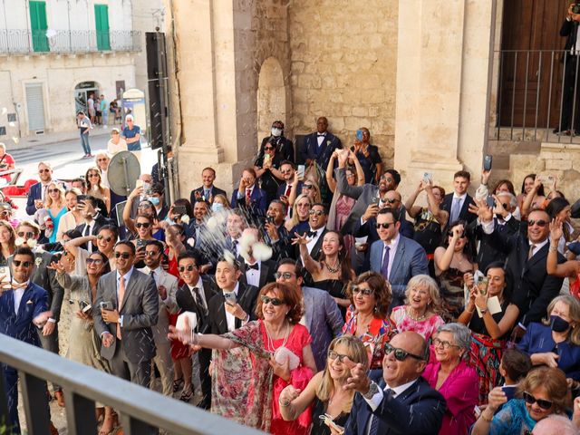 Il matrimonio di Basil e Maura a Cisternino, Brindisi 49