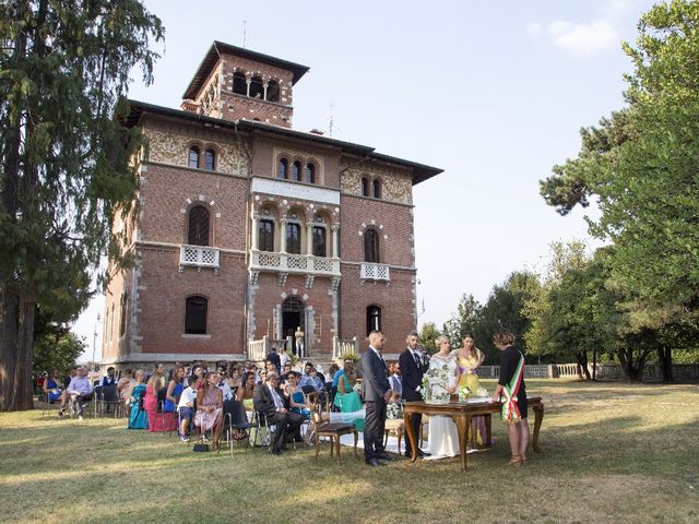 Il matrimonio di Simone e Eleonora a Samarate, Varese 8