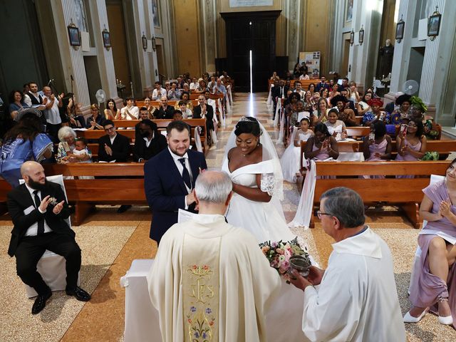 Il matrimonio di Ivie e Matteo a Formigine, Modena 25