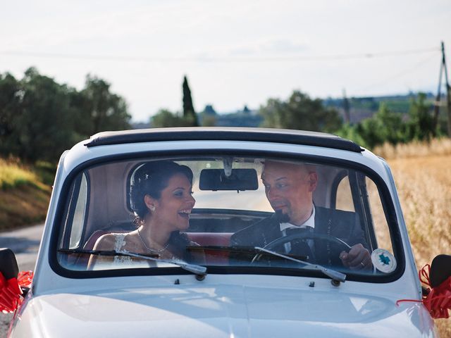 Il matrimonio di Lorenzo e Serena a Asciano, Siena 24